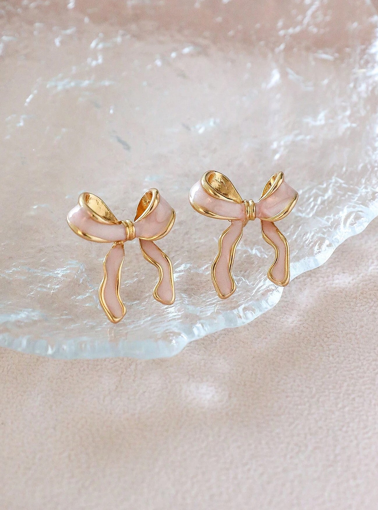 Bow Gold Earrings in Pink