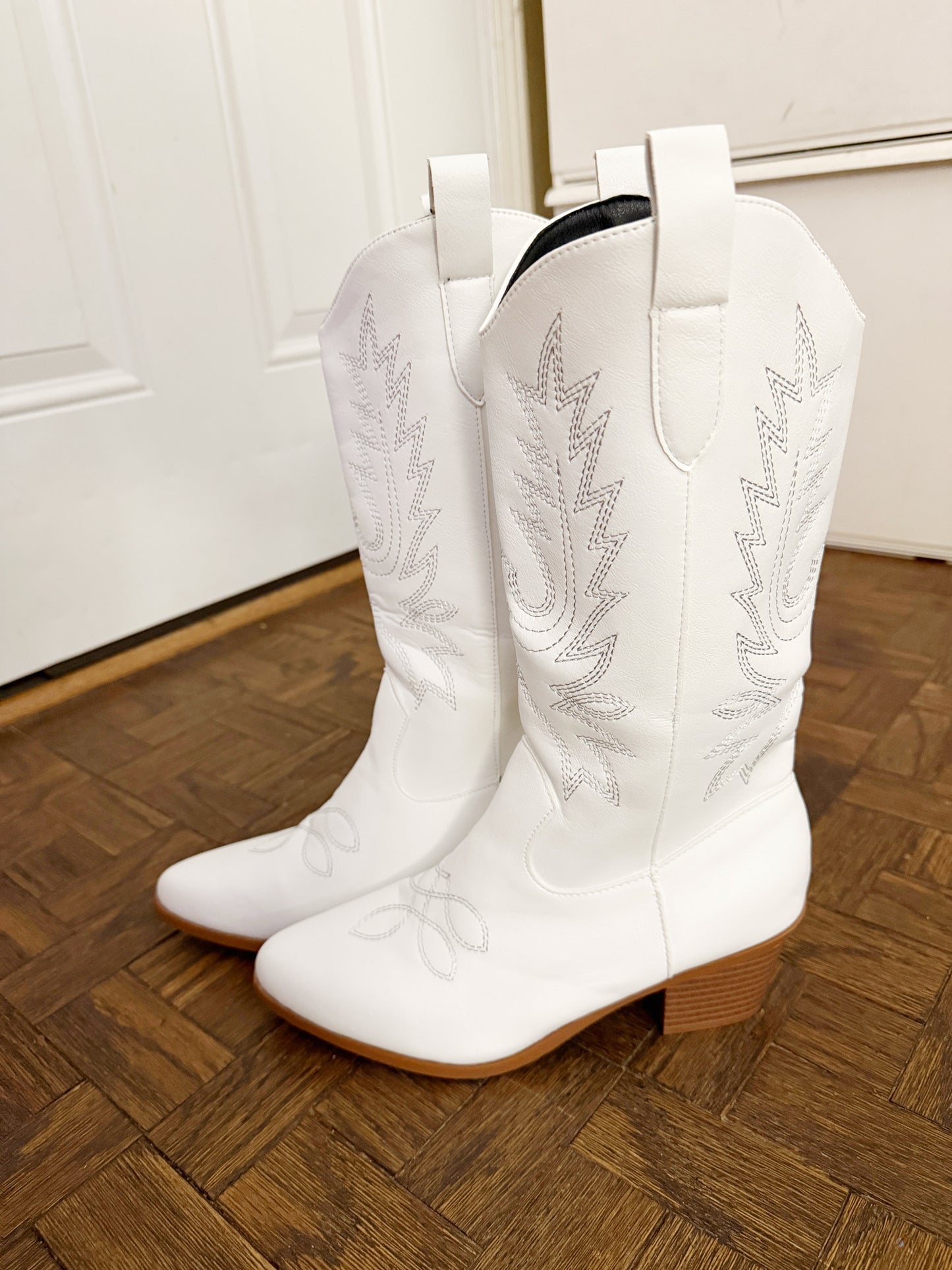 Rosanne Western CowGirl Faux Leather Boots in White