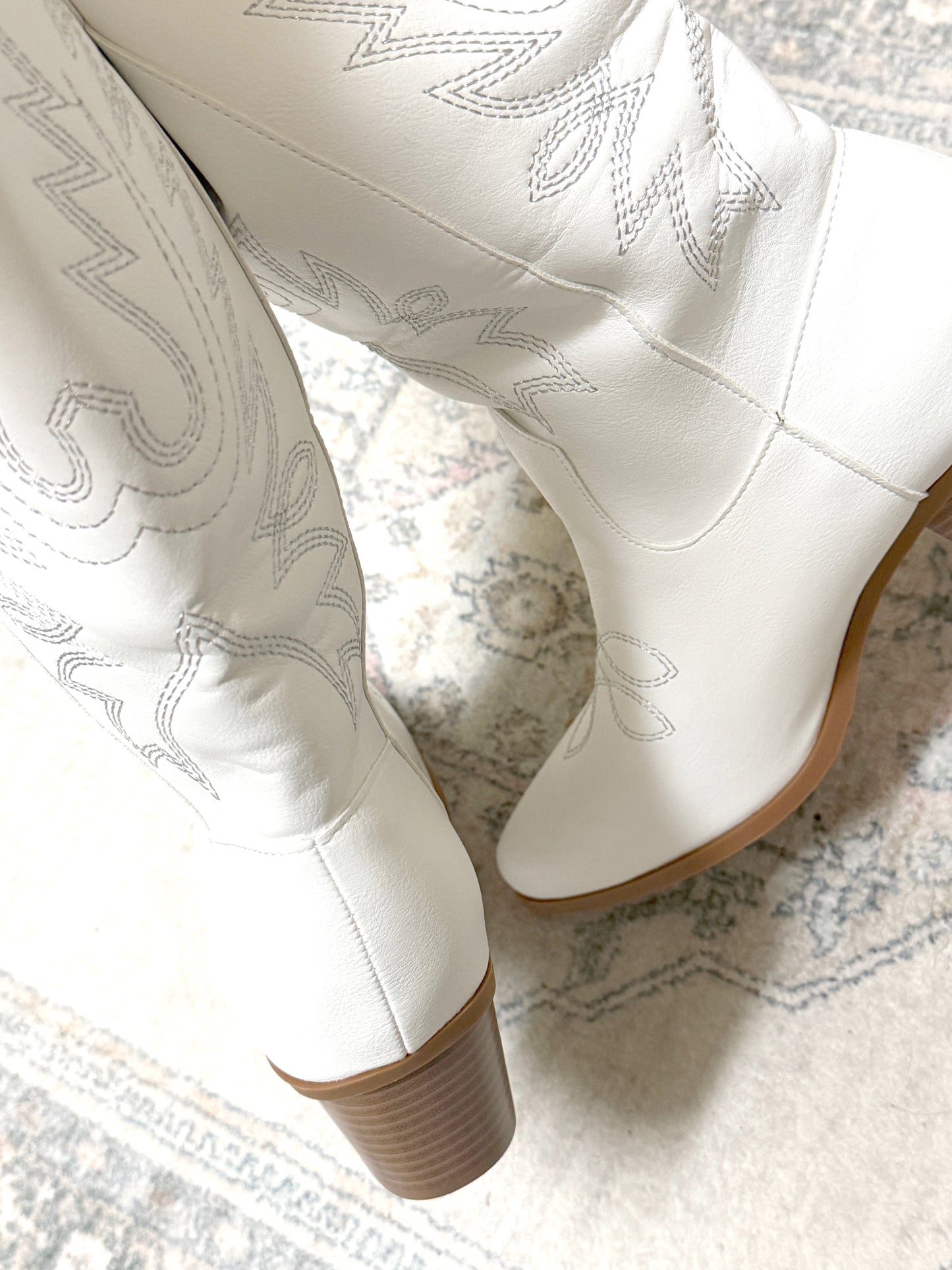 Rosanne Western CowGirl Faux Leather Boots in White